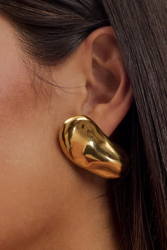 Alicia Horizontal Earrings – Gold Alicia Horizontal Earrings – Gold