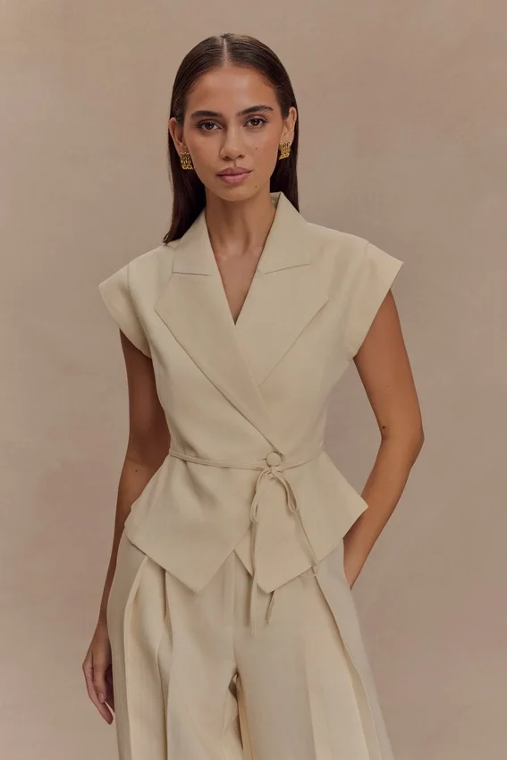Andina Shortsleeve Linen Top – Natural Beige Andina Shortsleeve Linen Top – Natural Beige