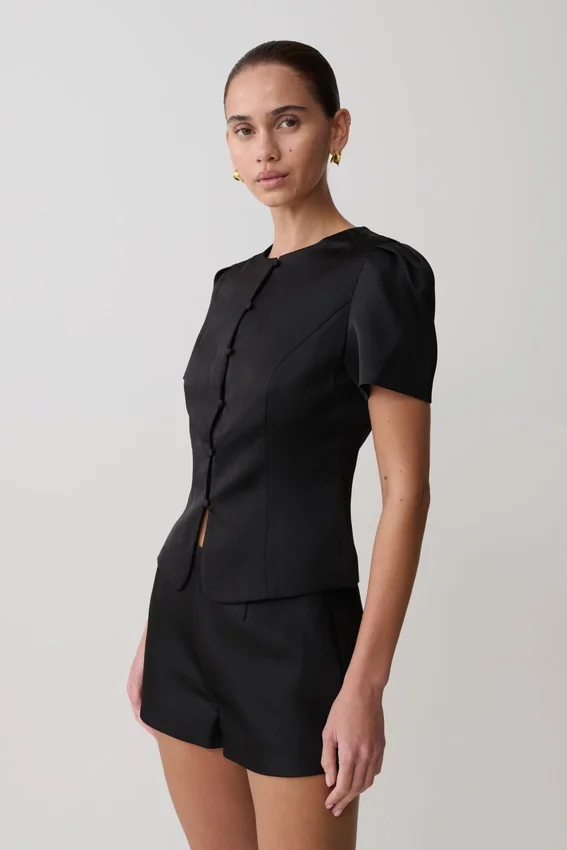 Anne Short Sleeve Satin Top – Black Anne Short Sleeve Satin Top – Black