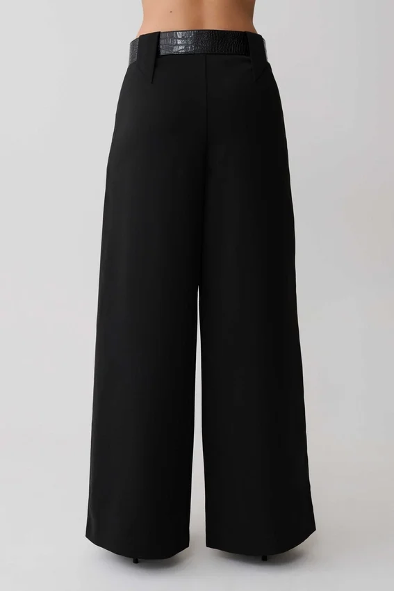 Arlo Wide Leg Suiting Trouser – Black Arlo Wide Leg Suiting Trouser – Black