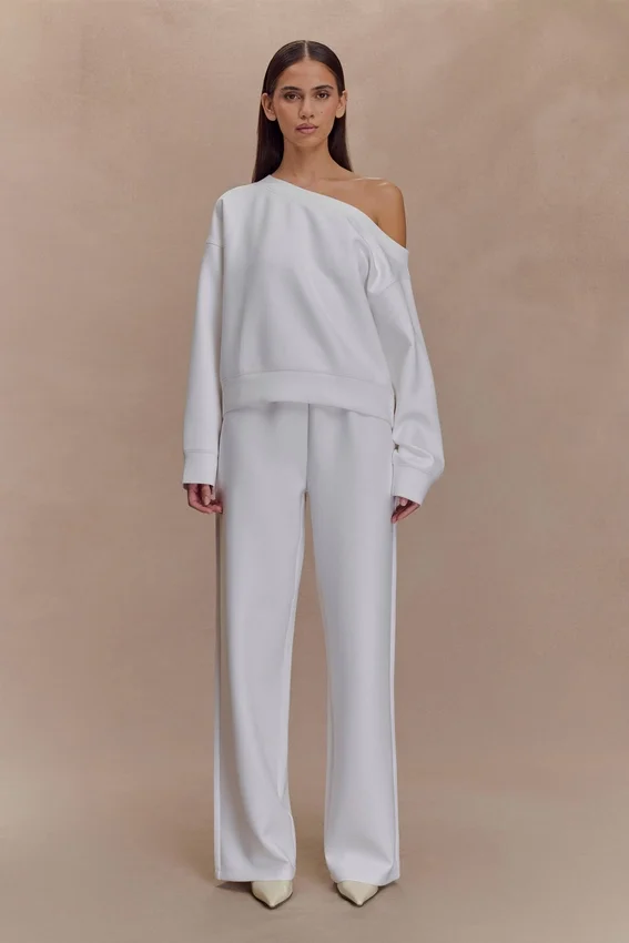 Aiden Slouchy Crew Jumper – Ivory Aiden Slouchy Crew Jumper – Ivory