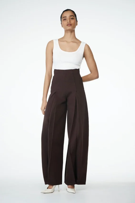 Beatrix High Rise Denim Jeans – Chocolate Beatrix High Rise Denim Jeans – Chocolate