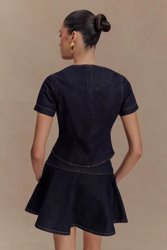 Bethany Short Sleeve Buttoned Denim Top – Washed Indigo Blue Bethany Short Sleeve Buttoned Denim Top – Washed Indigo Blue