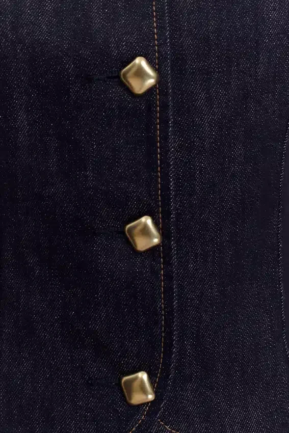 Bethany Short Sleeve Buttoned Denim Top – Washed Indigo Blue Bethany Short Sleeve Buttoned Denim Top – Washed Indigo Blue