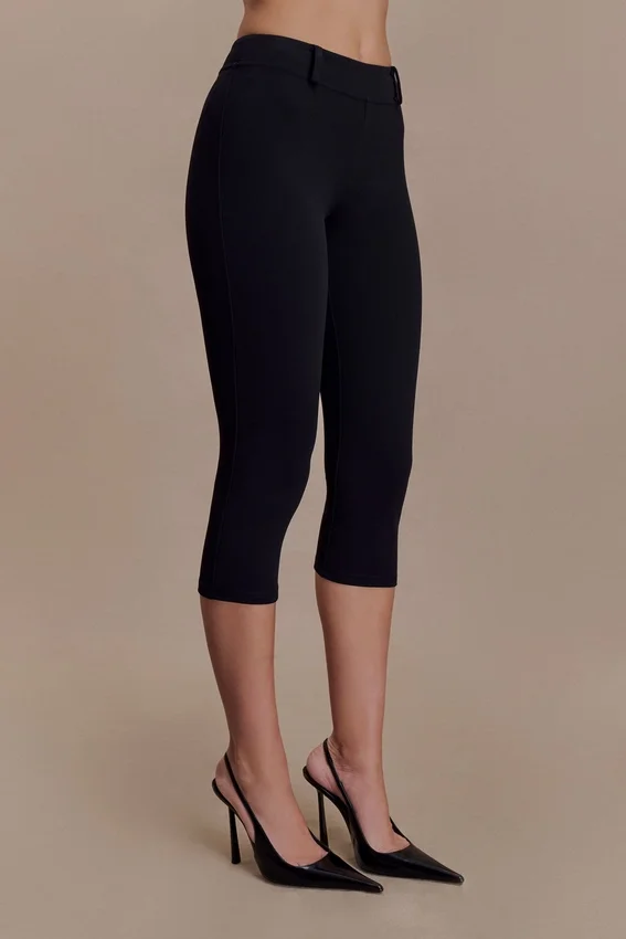 Blanca Stretch Crepe Capri Pants – Black Blanca Stretch Crepe Capri Pants – Black