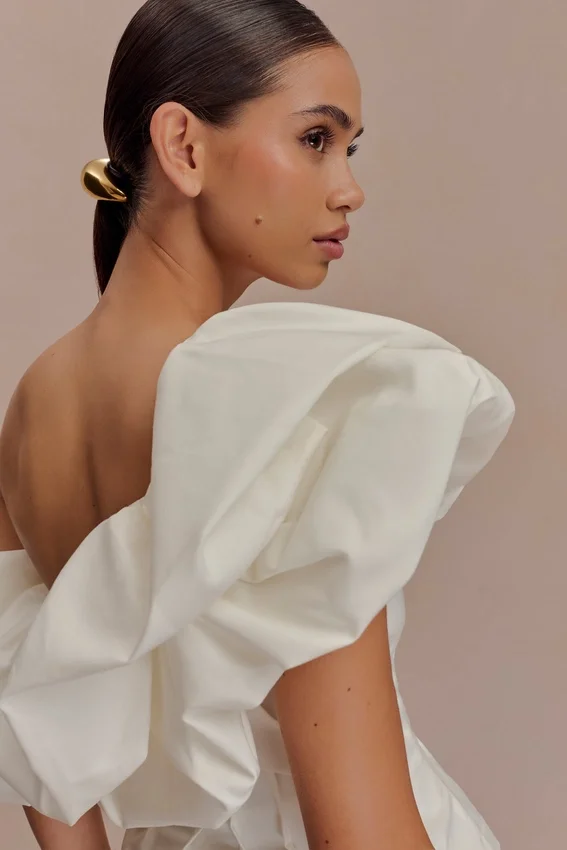 Debbie One Shoulder Bubble Top – White Debbie One Shoulder Bubble Top – White