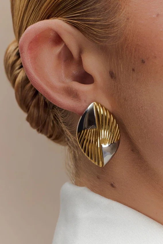 Felicity Mixed Metal Oval Earrings – Gold Felicity Mixed Metal Oval Earrings – Gold