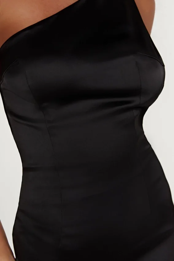 Harper One Shoulder Gown – Black Harper One Shoulder Gown – Black