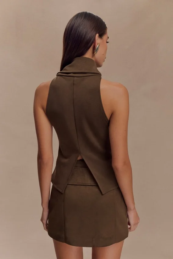 Hayes Faux Suede Belted Mini Skirt – Chocolate Hayes Faux Suede Belted Mini Skirt – Chocolate