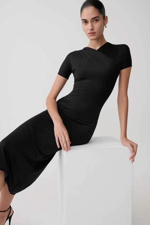 Junie Cross-Over Neck Slinky Maxi Dress – Black Junie Cross-Over Neck Slinky Maxi Dress – Black