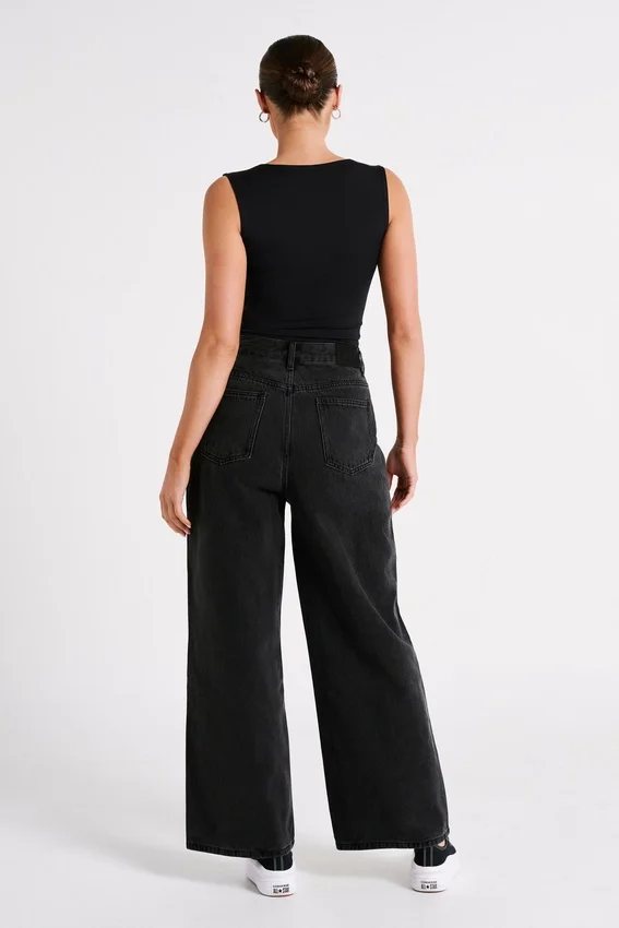 Linley Recycled Nylon Long Line Top – Black Linley Recycled Nylon Long Line Top – Black