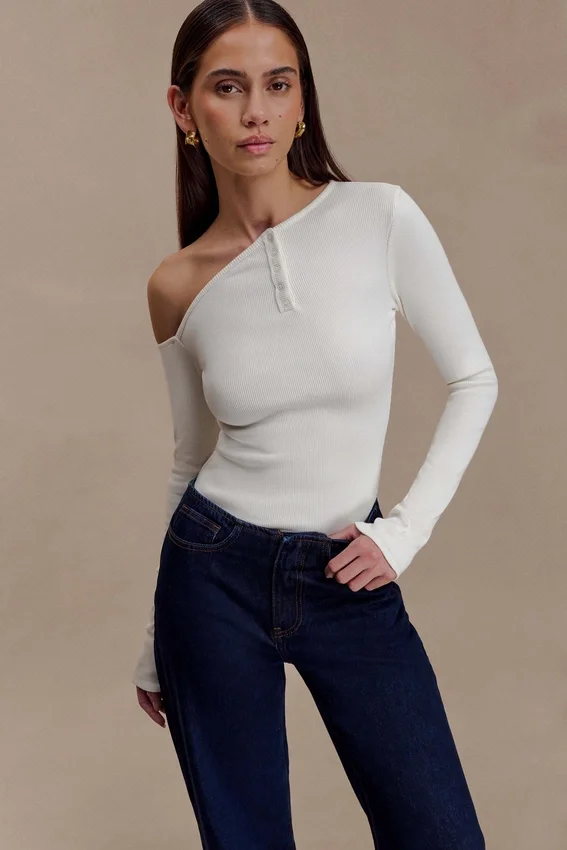 Maelle Off Shoulder Long Sleeve Top – Ivory Maelle Off Shoulder Long Sleeve Top – Ivory