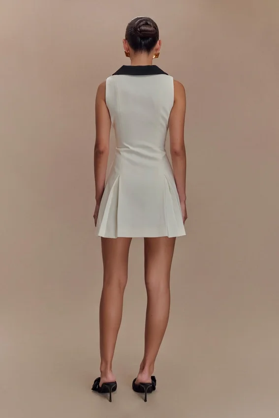 Oli Sleeveless Contrast Mini Dress – Ivory/Black Oli Sleeveless Contrast Mini Dress – Ivory/Black