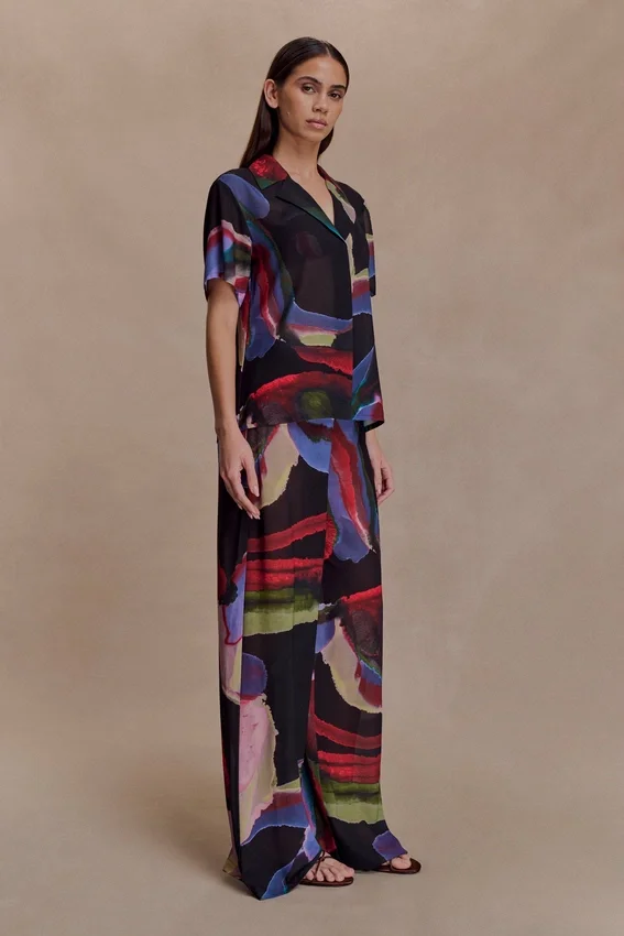 Rachel Chiffon Short Sleeve Shirt – Multi Fluid Reverie Print Rachel Chiffon Short Sleeve Shirt – Multi Fluid Reverie Print