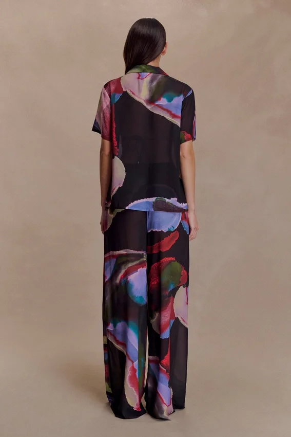 Rachel Chiffon Short Sleeve Shirt – Multi Fluid Reverie Print Rachel Chiffon Short Sleeve Shirt – Multi Fluid Reverie Print