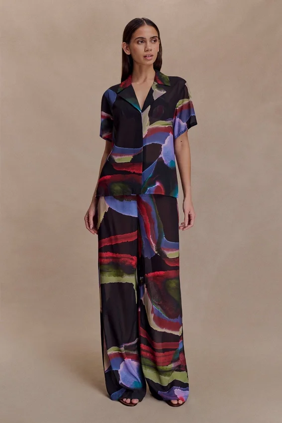 Rachel Chiffon Short Sleeve Shirt – Multi Fluid Reverie Print Rachel Chiffon Short Sleeve Shirt – Multi Fluid Reverie Print