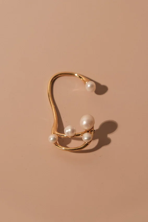Saskia Freshwater Pearl Ear Cuff – Pearl Saskia Freshwater Pearl Ear Cuff – Pearl