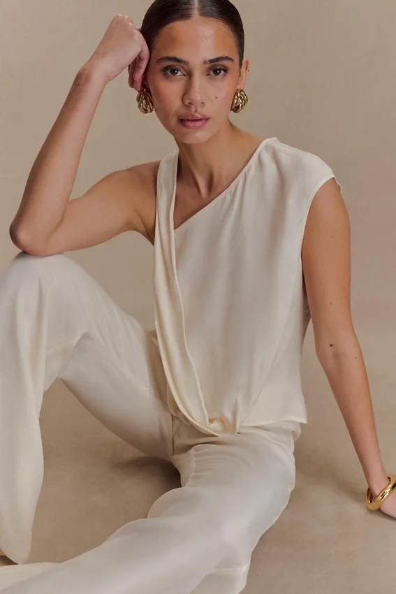 Violeta Asymmetric Top – Ivory Violeta Asymmetric Top – Ivory