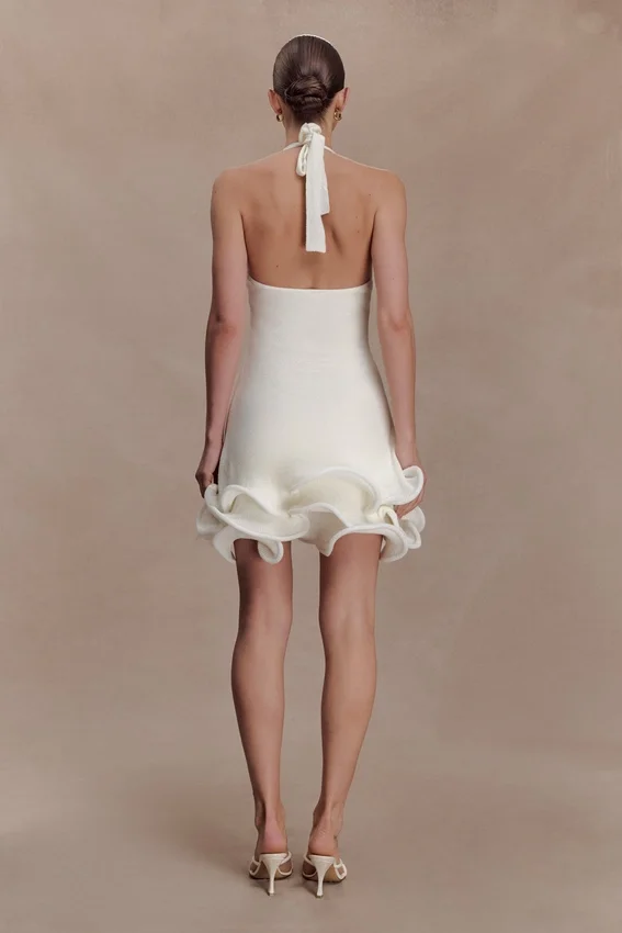 Willowmena Halter Neckline Mini Dress With Tubed Hem – White Willowmena Halter Neckline Mini Dress With Tubed Hem – White