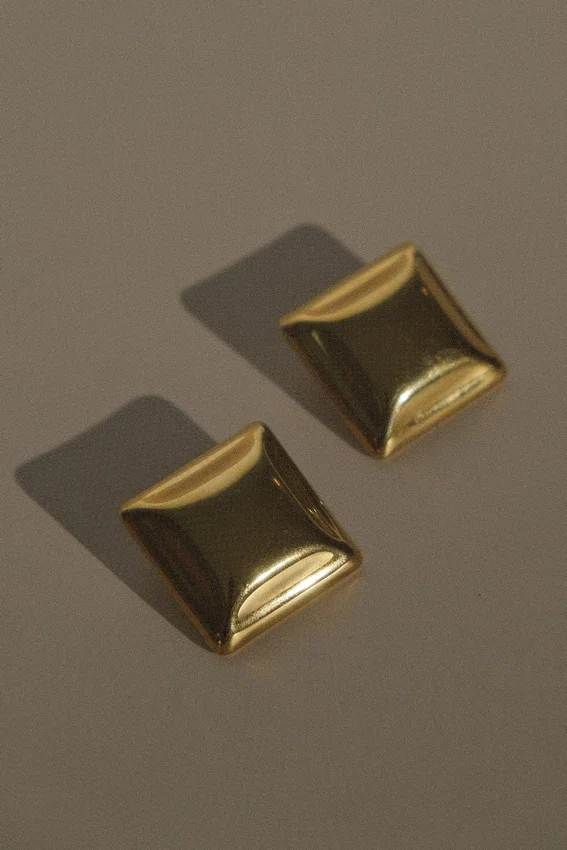 Wilma Square Earrings – Gold Wilma Square Earrings – Gold