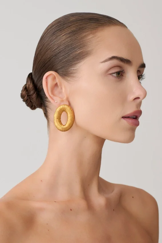 Yara Metal Wounded Stud Earring – Gold Yara Metal Wounded Stud Earring – Gold