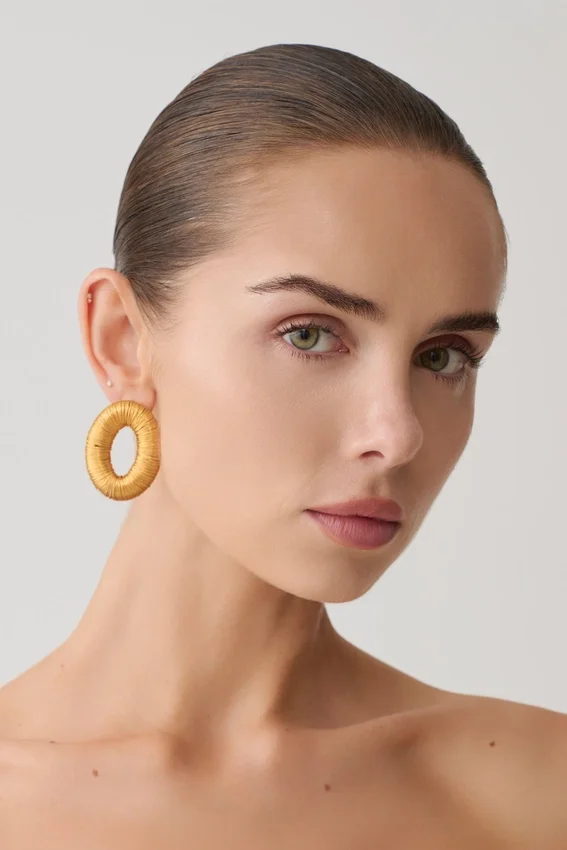 Yara Metal Wounded Stud Earring – Gold Yara Metal Wounded Stud Earring – Gold