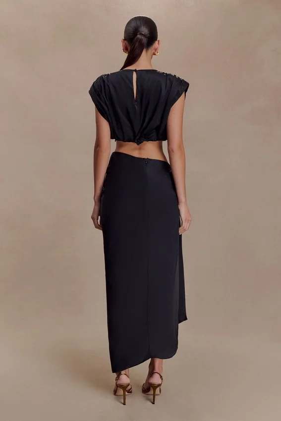 Zendaya Silk Midi Skirt – Black Zendaya Silk Midi Skirt – Black